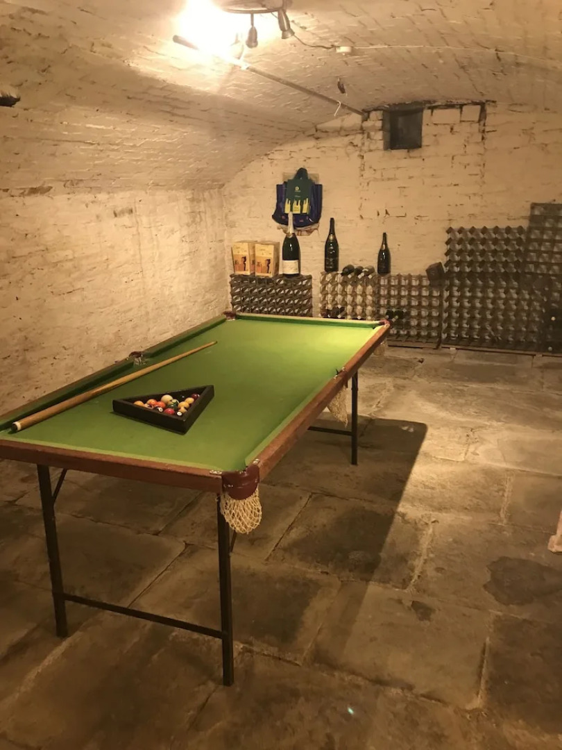 Lower Buckton Country House - Sleeps 12