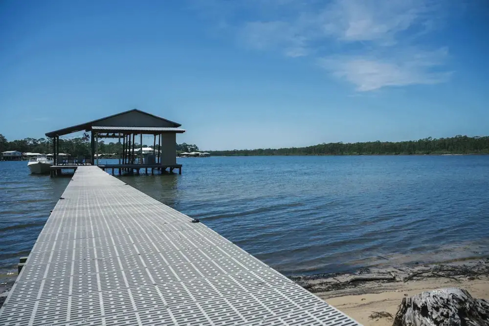 Secluded Waterfront Retreat for 23 Dock, Pets OK