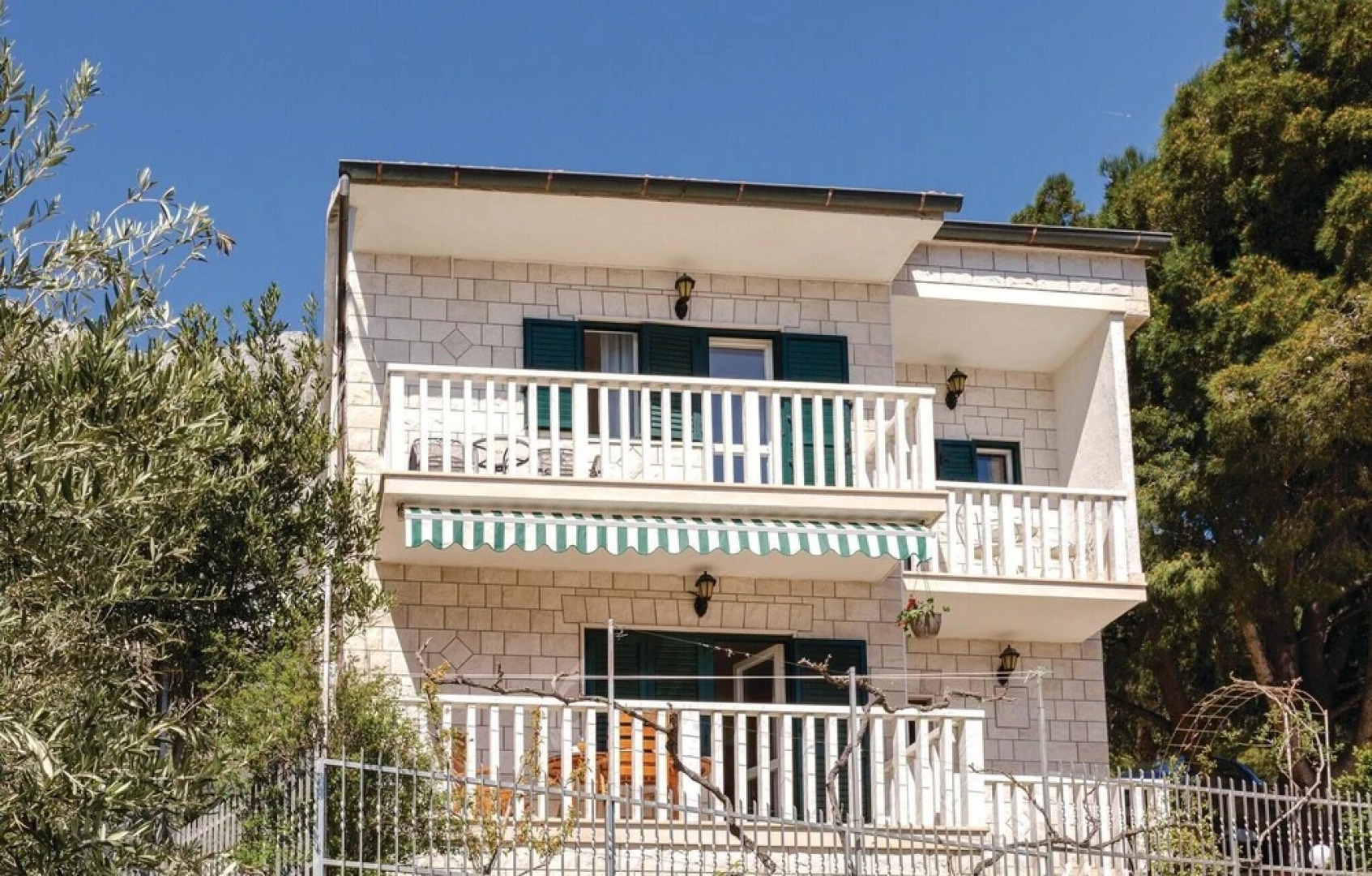 Awesome Home in Marusici With Wifi and 2 Bedrooms