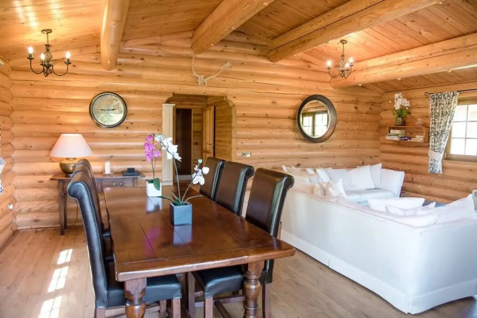 Oak Lodge With Hot Tub, Kingfishers
