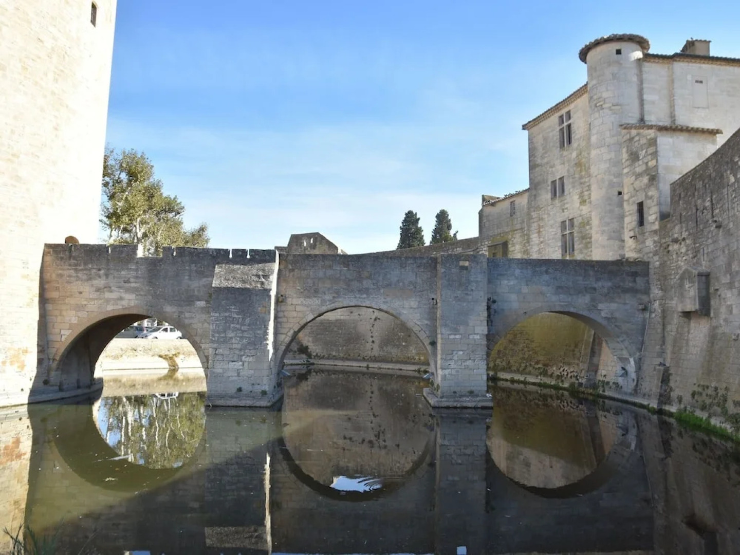 Modern Holiday Home in Languedoc-roussillon With Pool