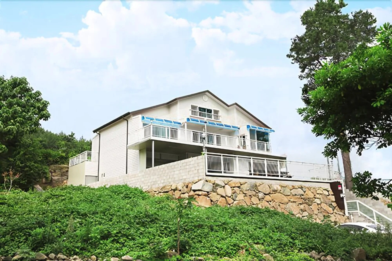 Yeosu Sea Side Pines Pension