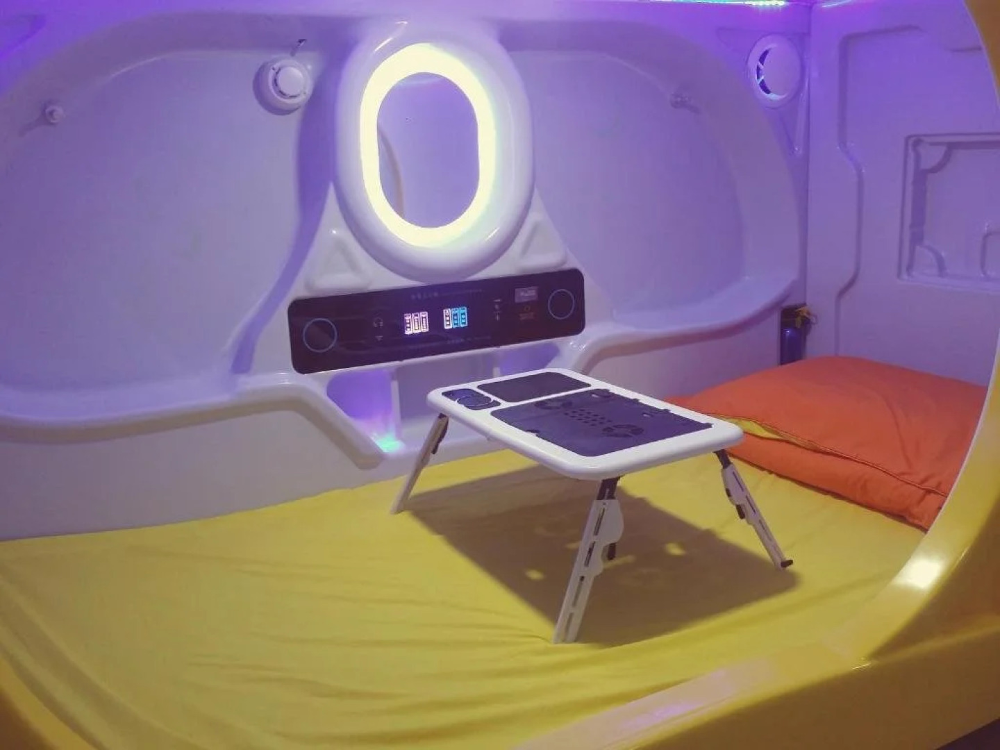 Beihai Youth International Capsule Hostel