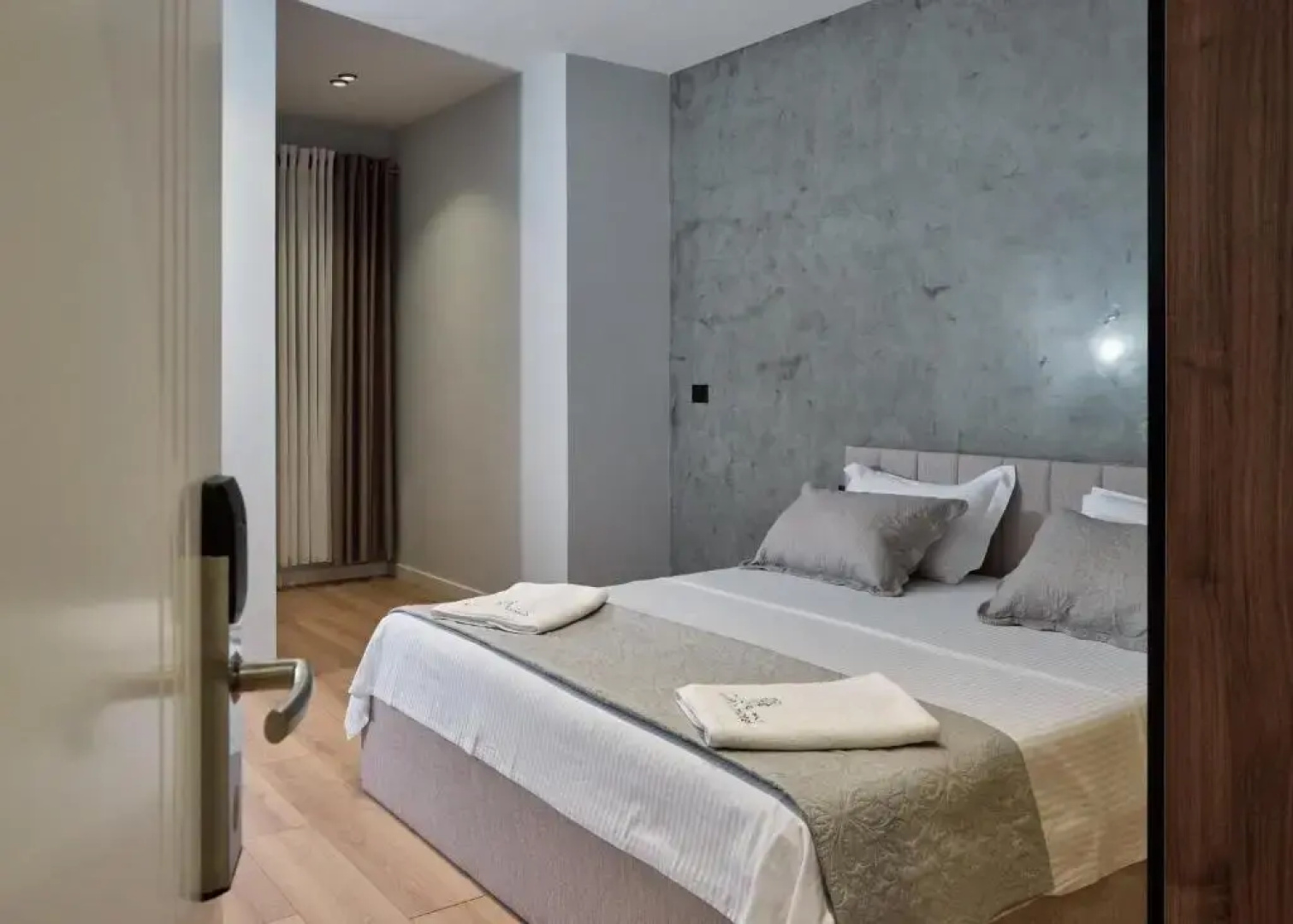 Montflux Hotel