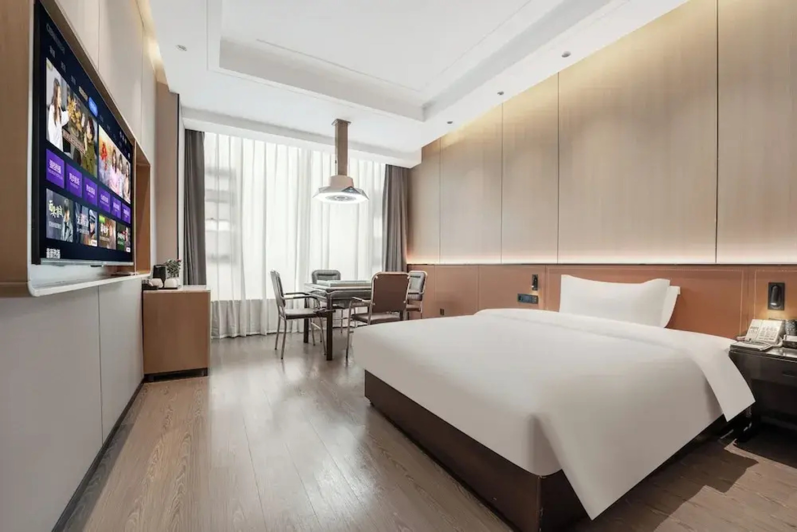 Wanzai Yijia La Maison Hotel