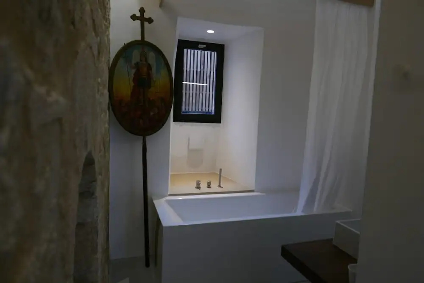 Tour Sarrazine de Montaren