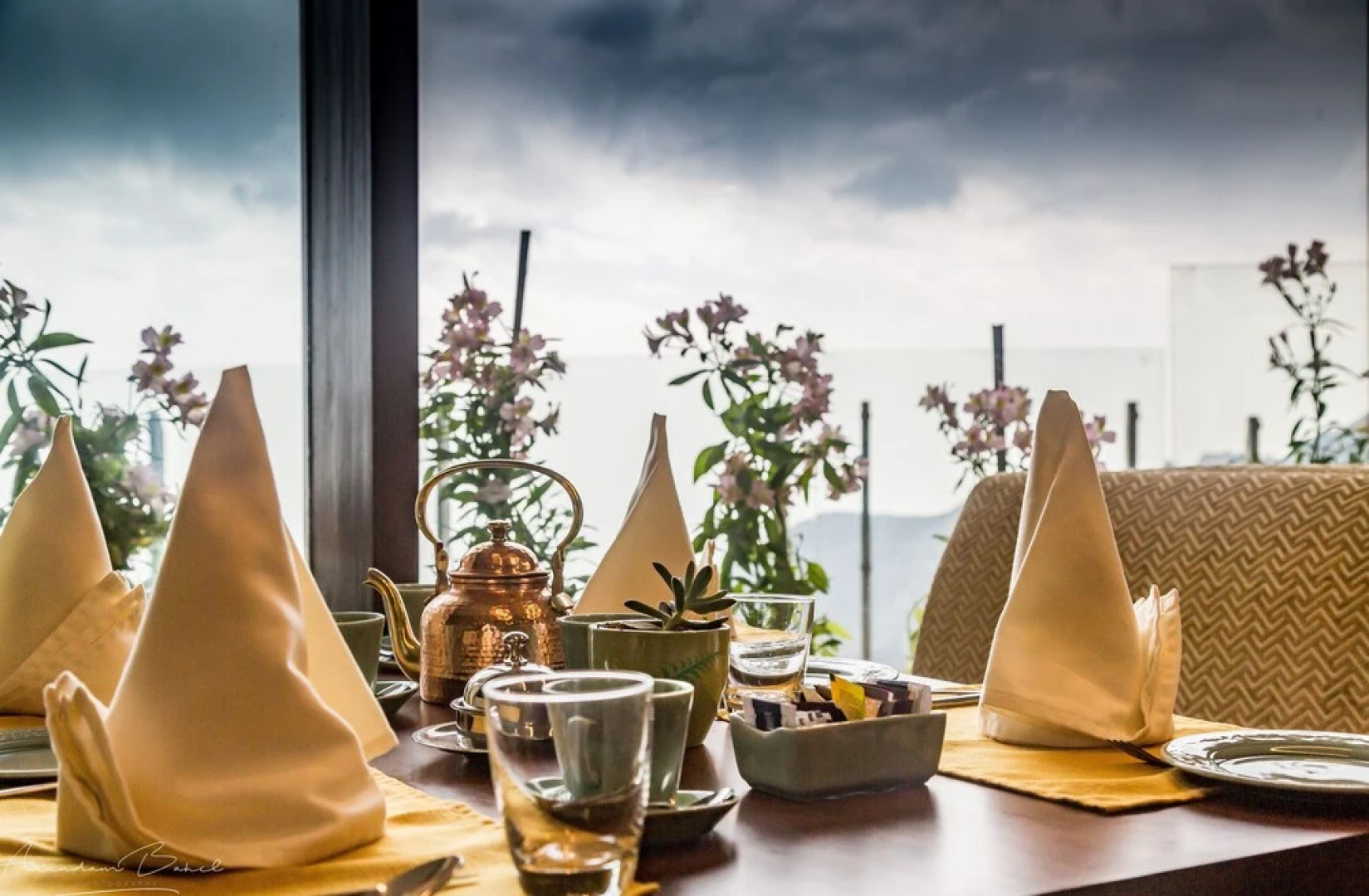 Hotel Brentwood Sanctuary