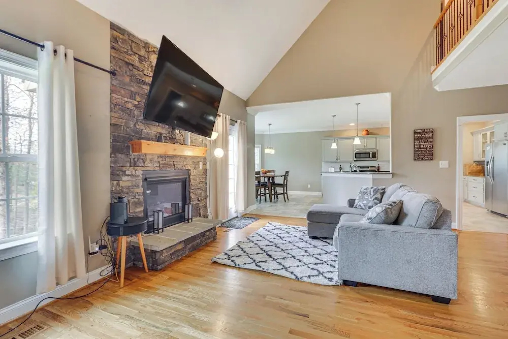 High Point Home ~ 1 Mi to Oak Hollow Lake!