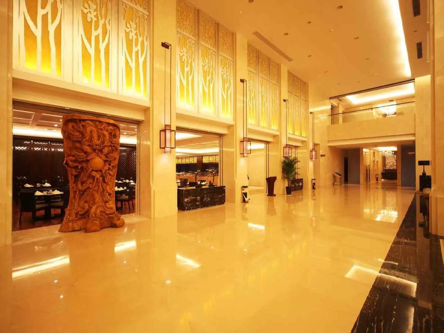 Haiyang Shenglong Jianguo Hotel