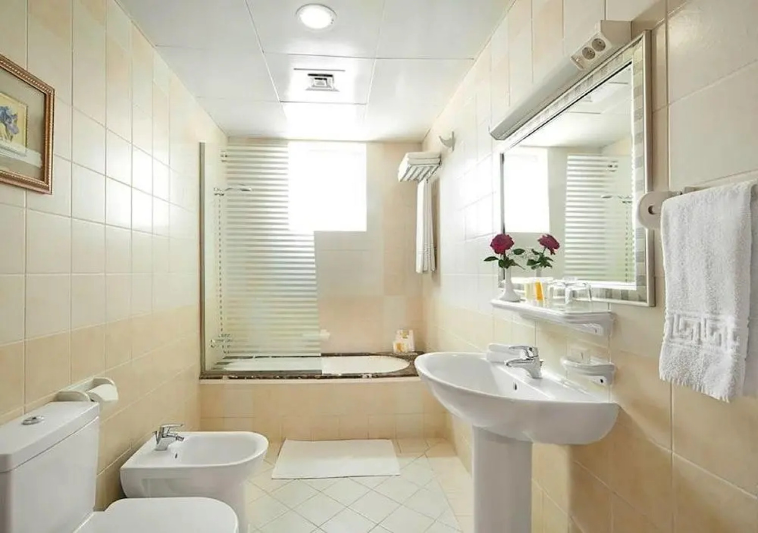 Clifton International Hotel