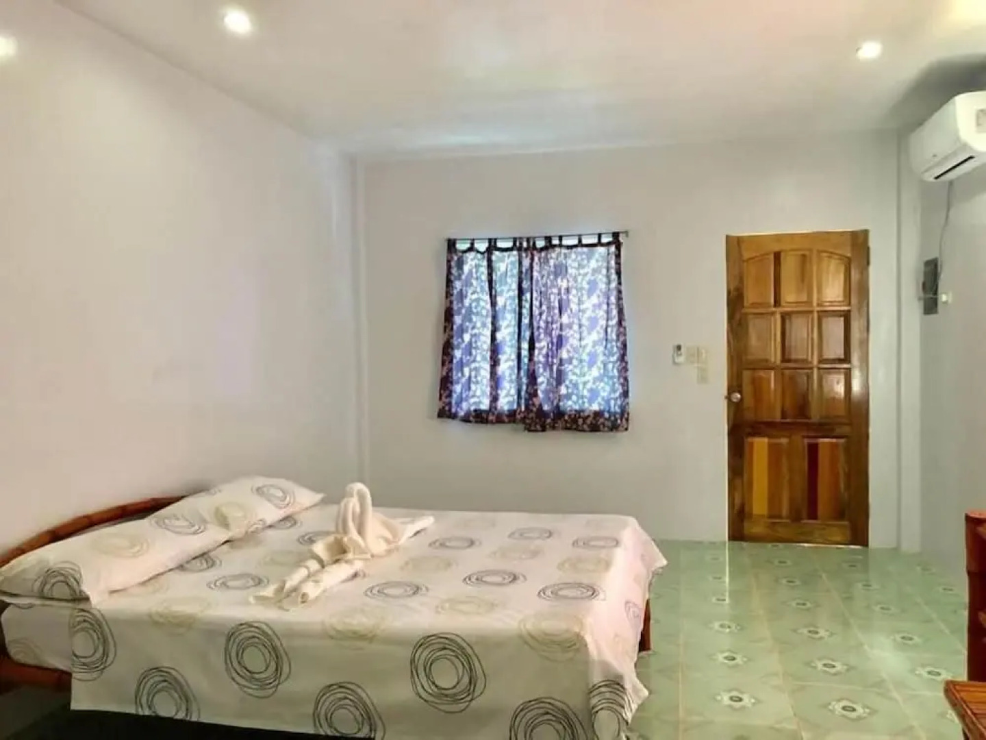 Honeycomb Tourist Inn