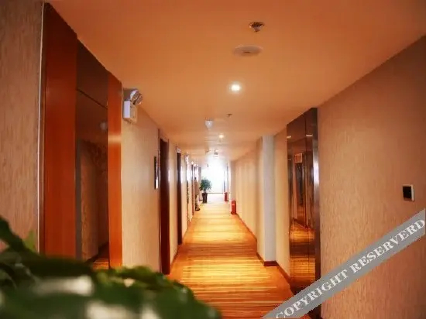 Peninsula Hotel (Xuancheng Xinglong International Plaza)