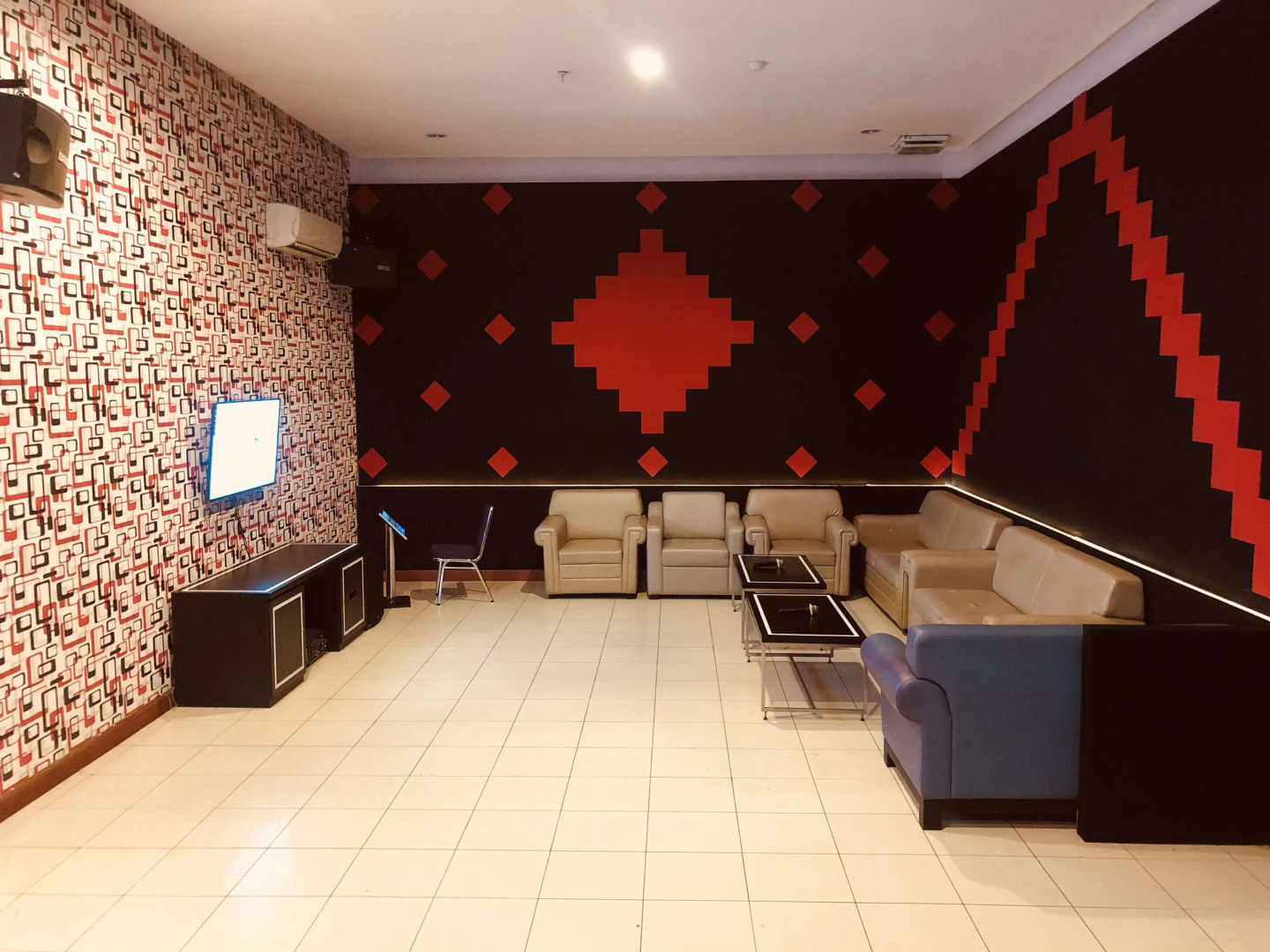 Kyriad Sadurengas Hotel