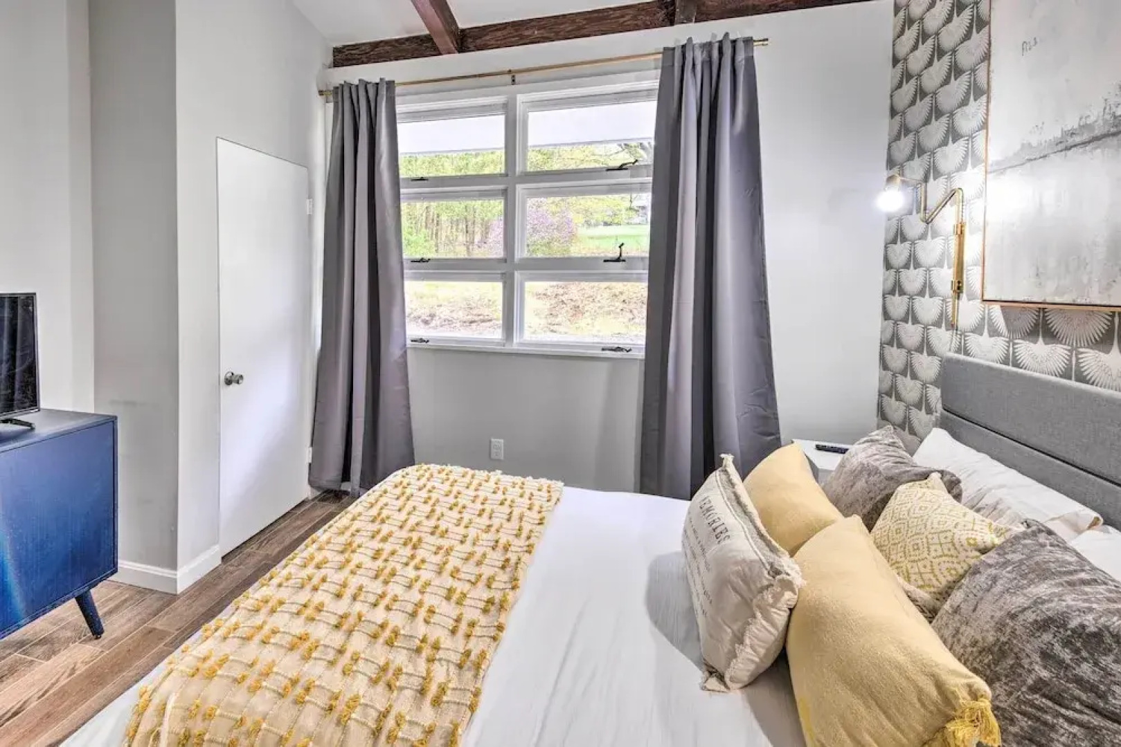 Laconia Hideaway < 2 Miles to Lake Winnipesaukee!