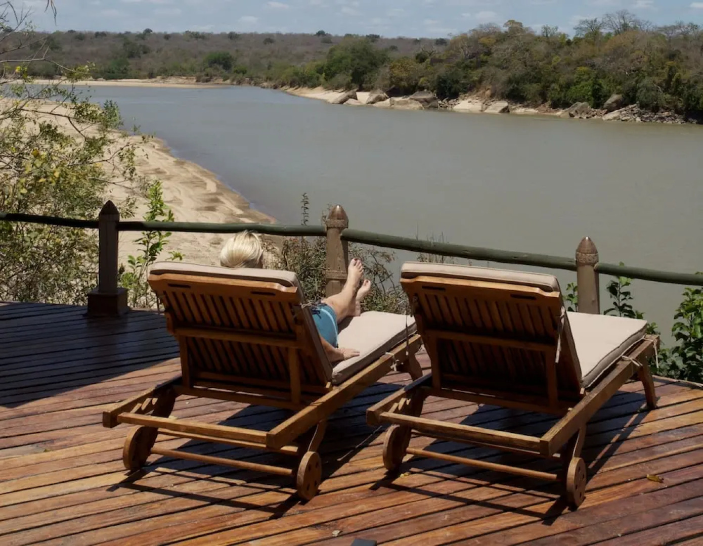 Serena Mivumo River Lodge