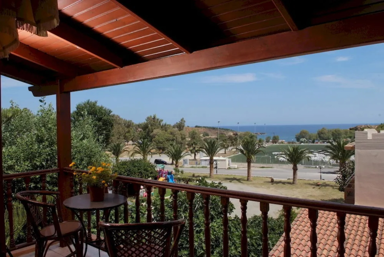 Karavanos Apartments