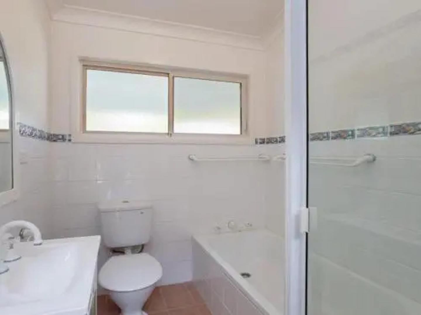 Castaways' 36 Cromarty Road - Beachfront House