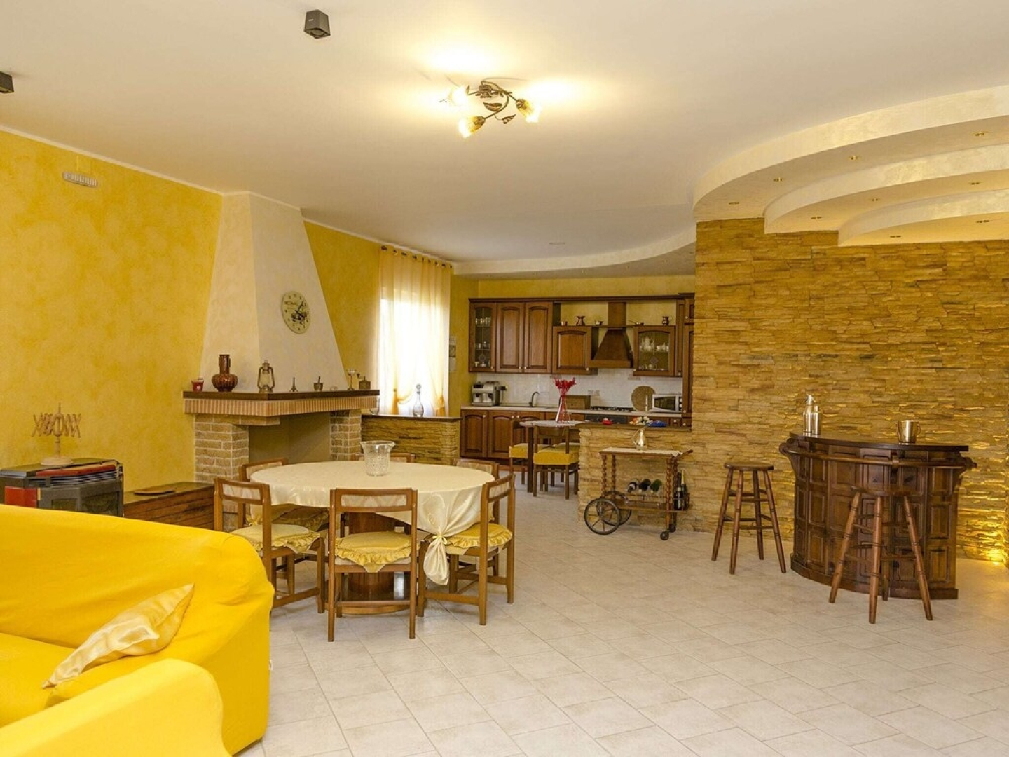 Wonderful Villa with Private Swimming Pool near Sea