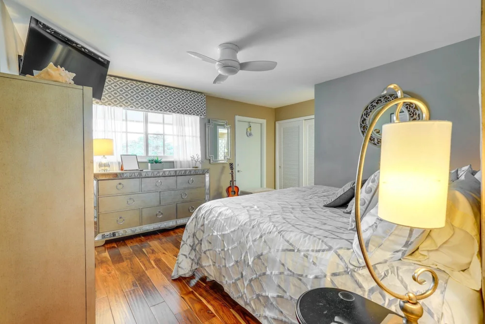 Cozy Singer Island Condo: Walk to Beach & Marina!