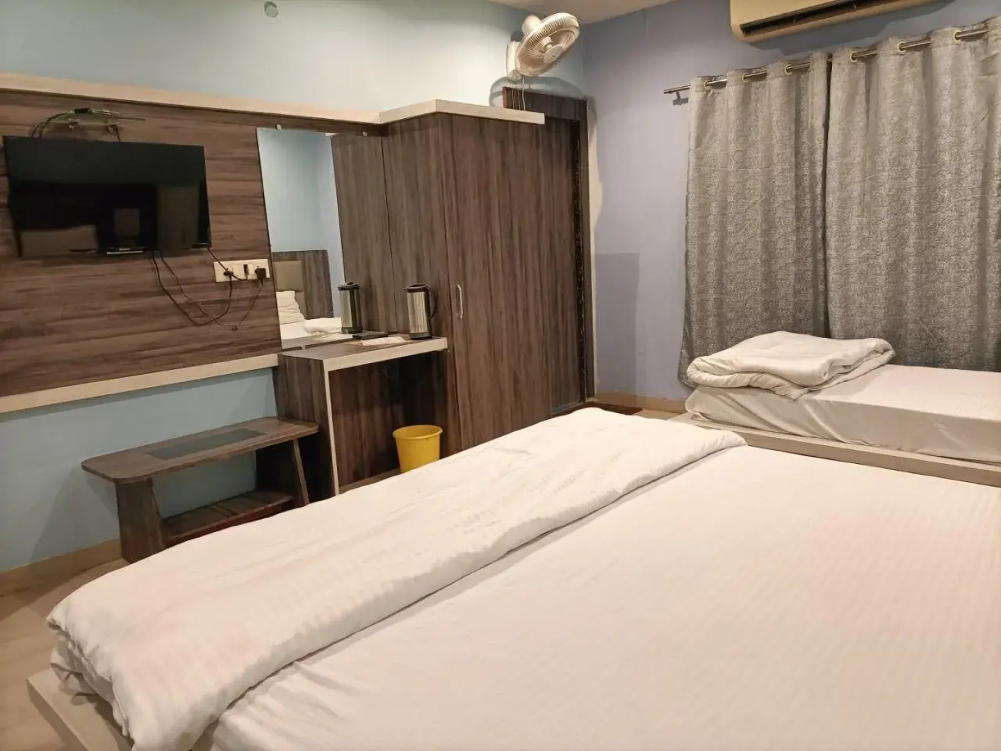 Hotel Paradise Residency