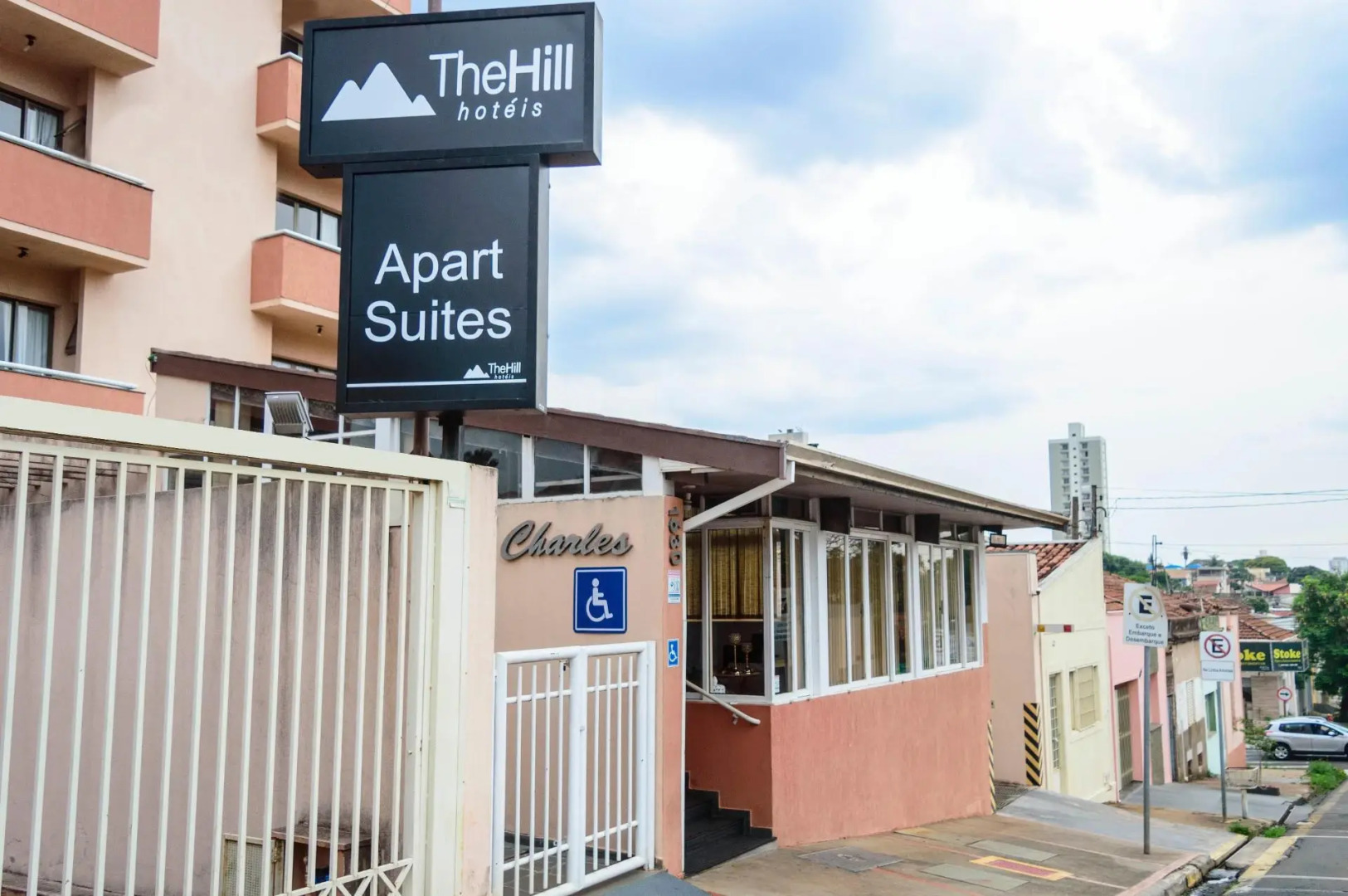 The Hill Hoteis Apart Suite