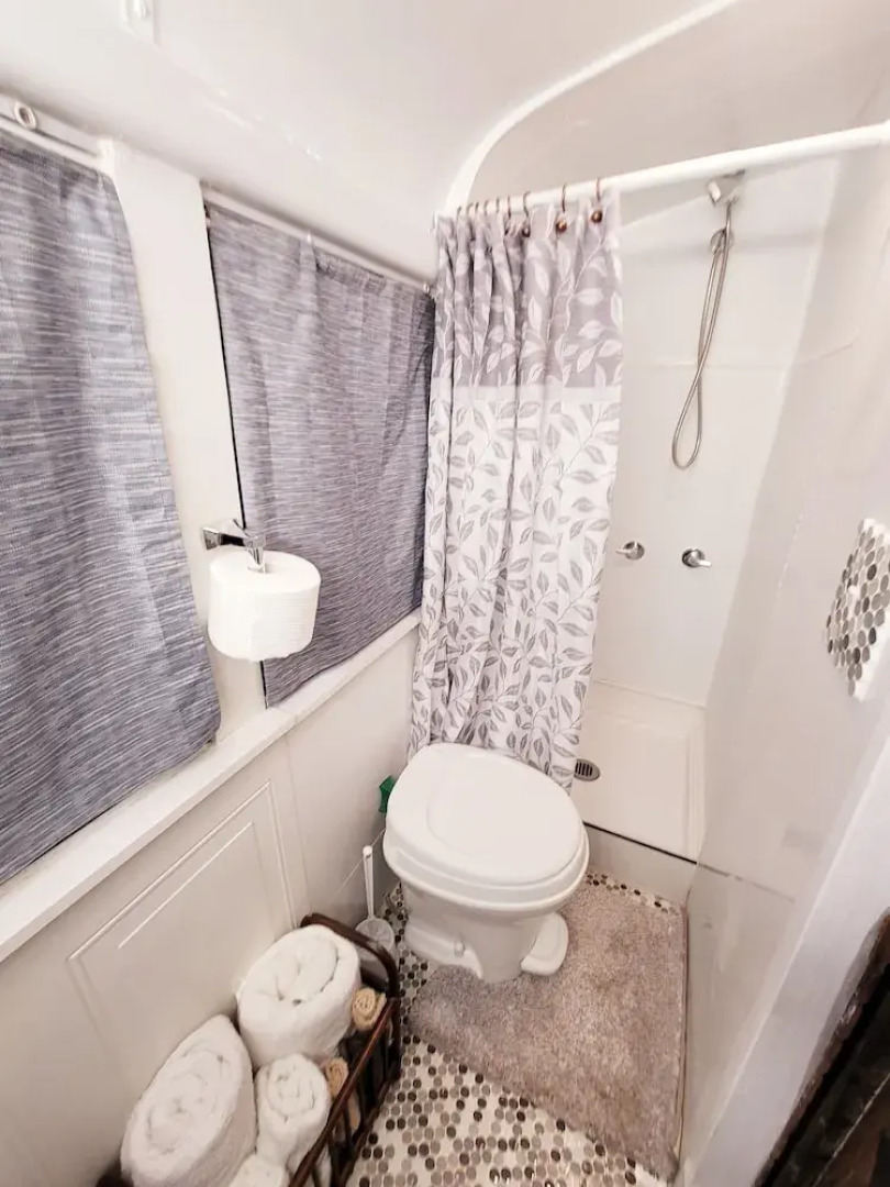 Bruiser Cozy Riverfront School Bus Pet Friendly