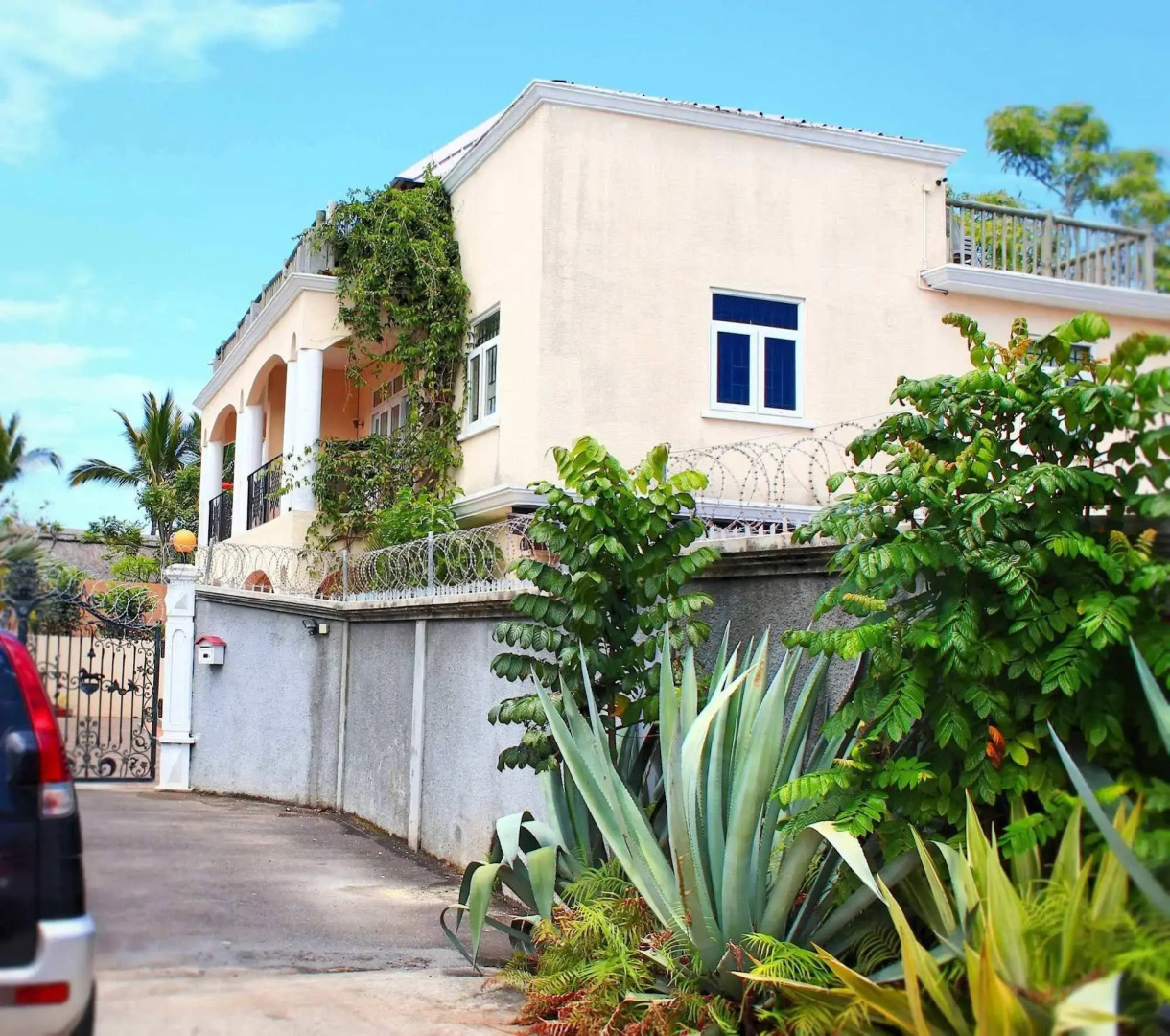 Beach Paradise Villas