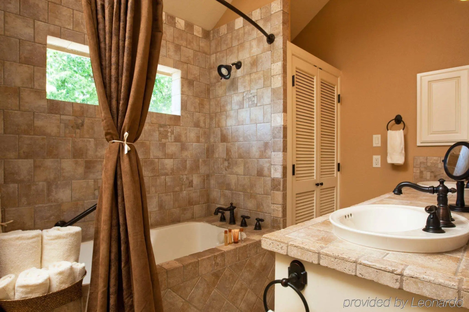 Inn on Lake Granbury a Boutique Hotel