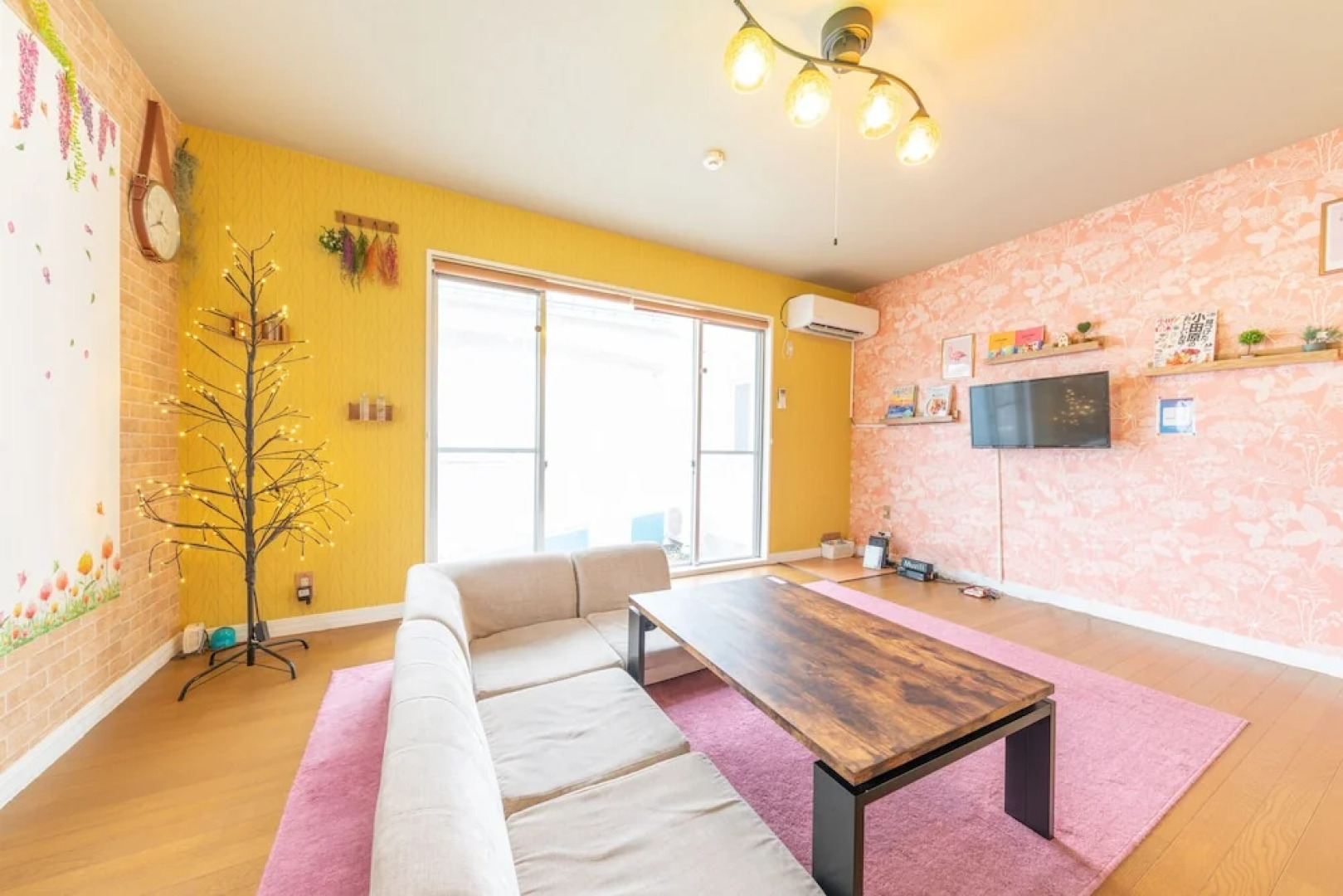 Martians Hotel Hayakawa