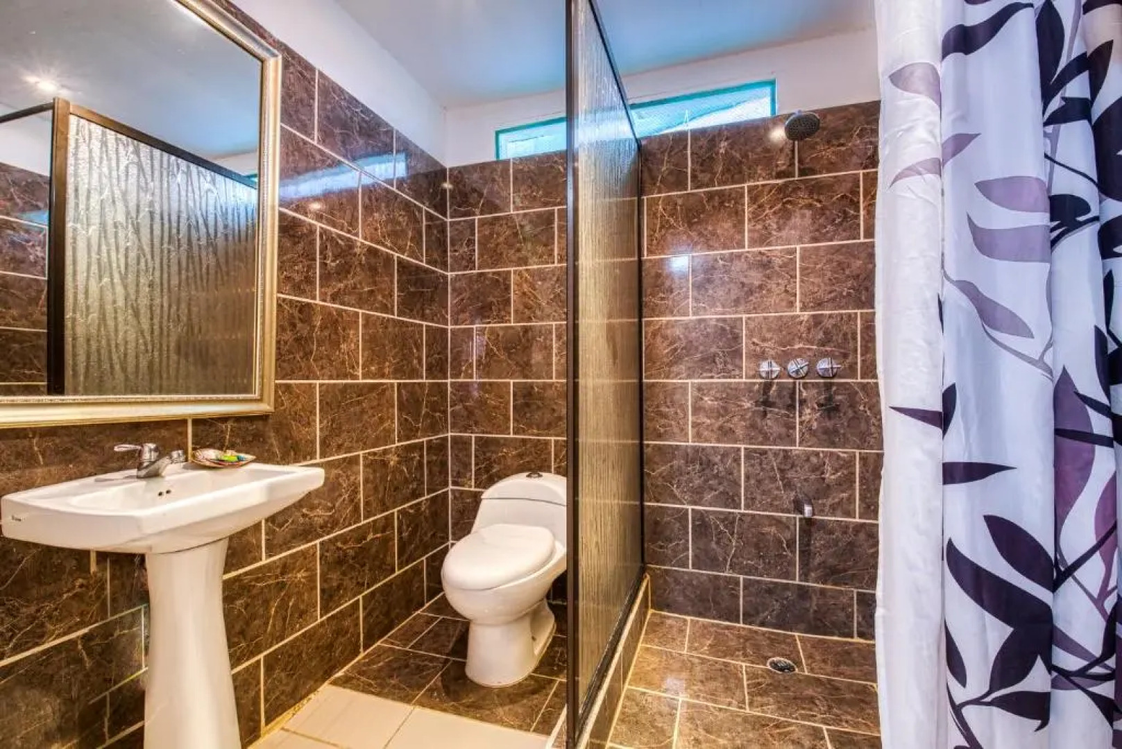 Yucca Beachfront Hotel