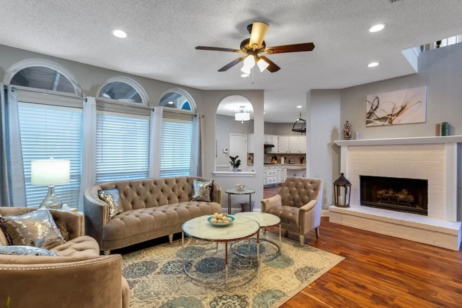 5 Bedroom Spacious Getaway, 2 Game Rooms, Hot Tub by Redawning