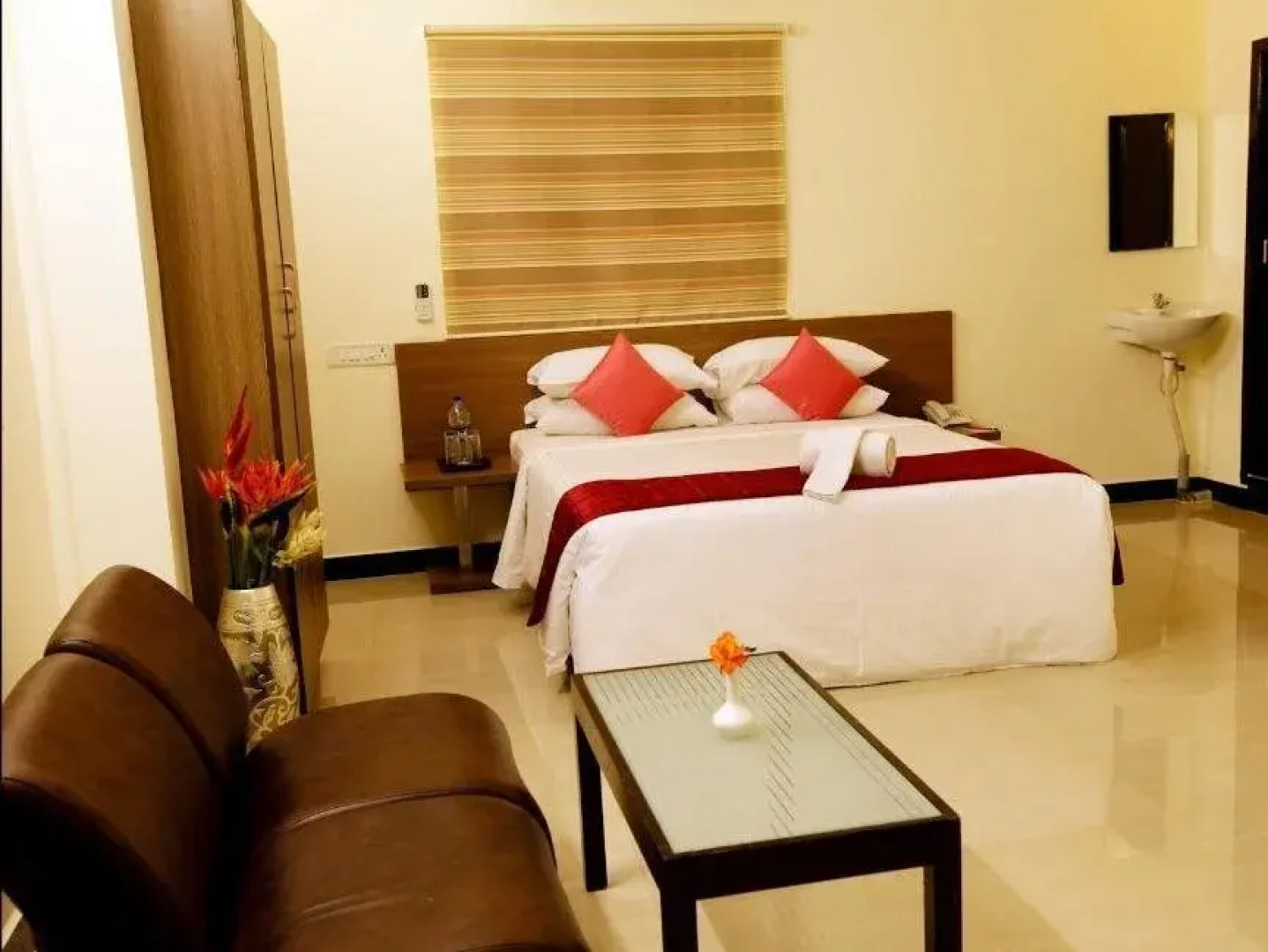 Aakash Inn Tiruvannamalai