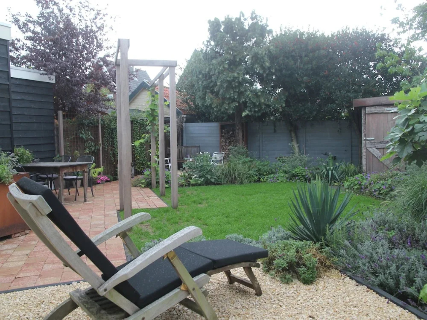 Luxury Holiday Home in Heiloo with Terrace And Garden