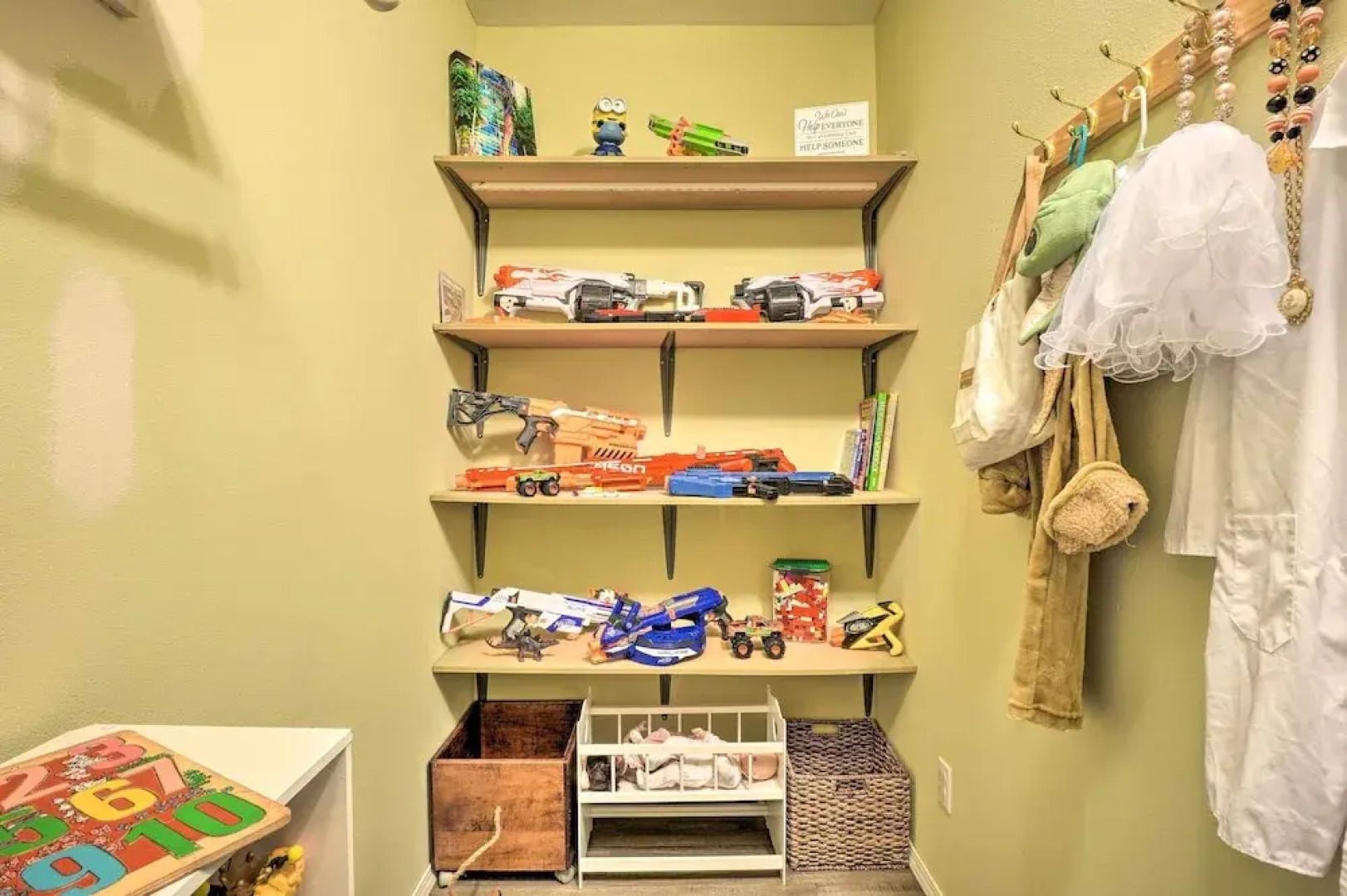 Beaver Lake Home w/ Game Room, Boat Slip & Views!