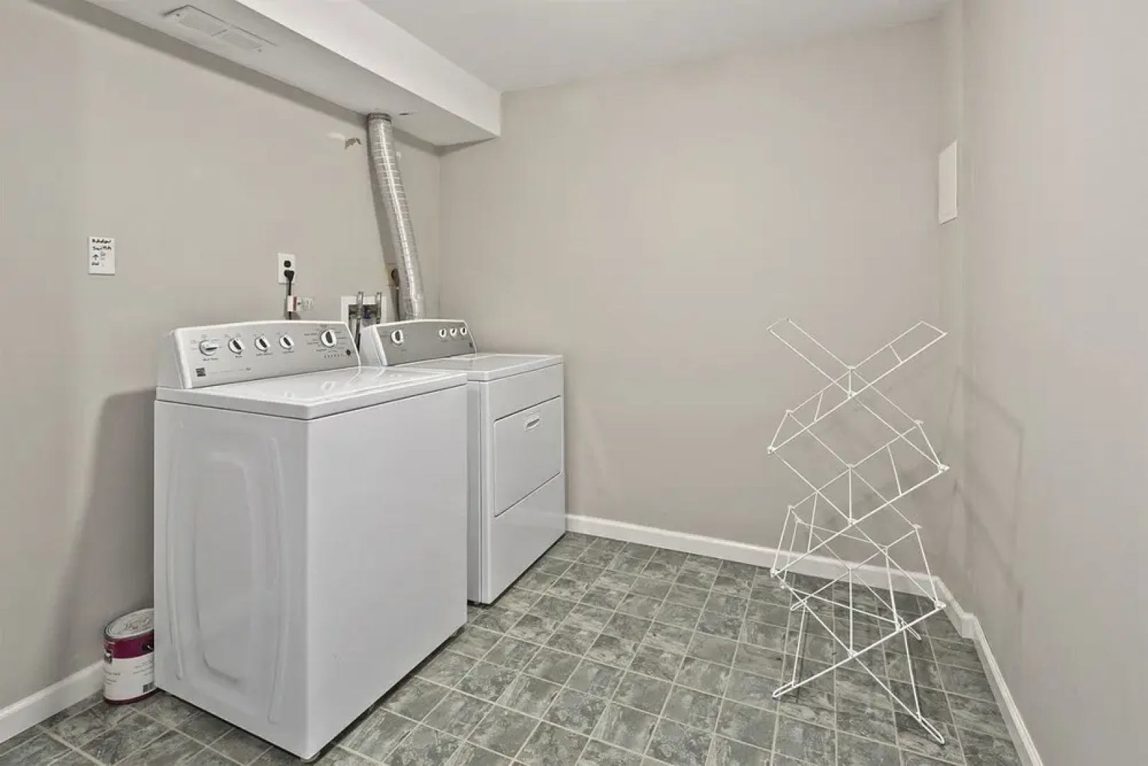Top Rated Townhome - Largest Corner Unit With Patio, Deck, Basement, and new Luxury Mattresses! Self Checkin. Super Host Support!