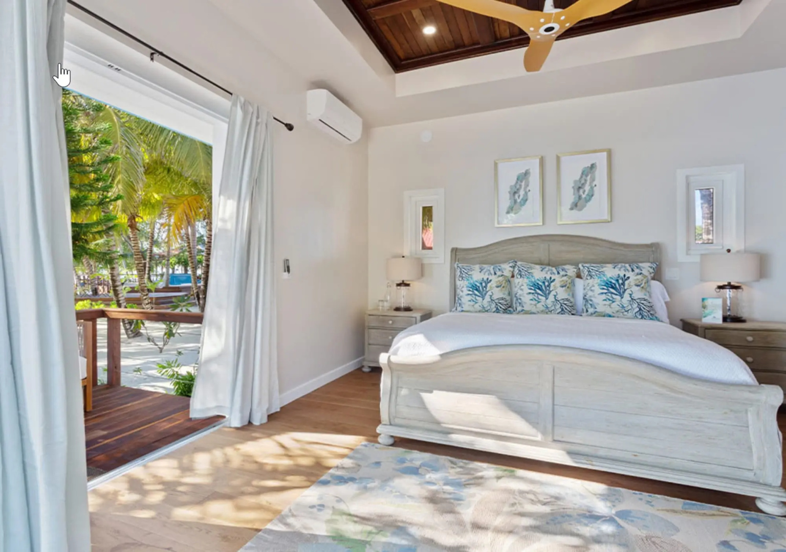 Ray Caye Private Island Resort