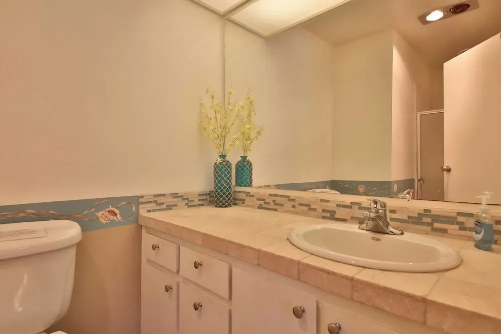 Beachfront Condo - Mutiny Bay by Avantstay Views