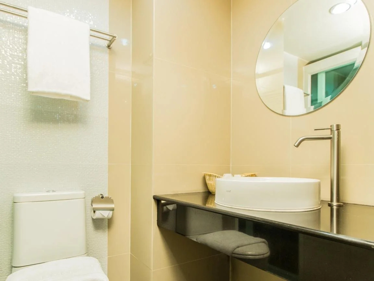 De Lux Bangkok Hotel