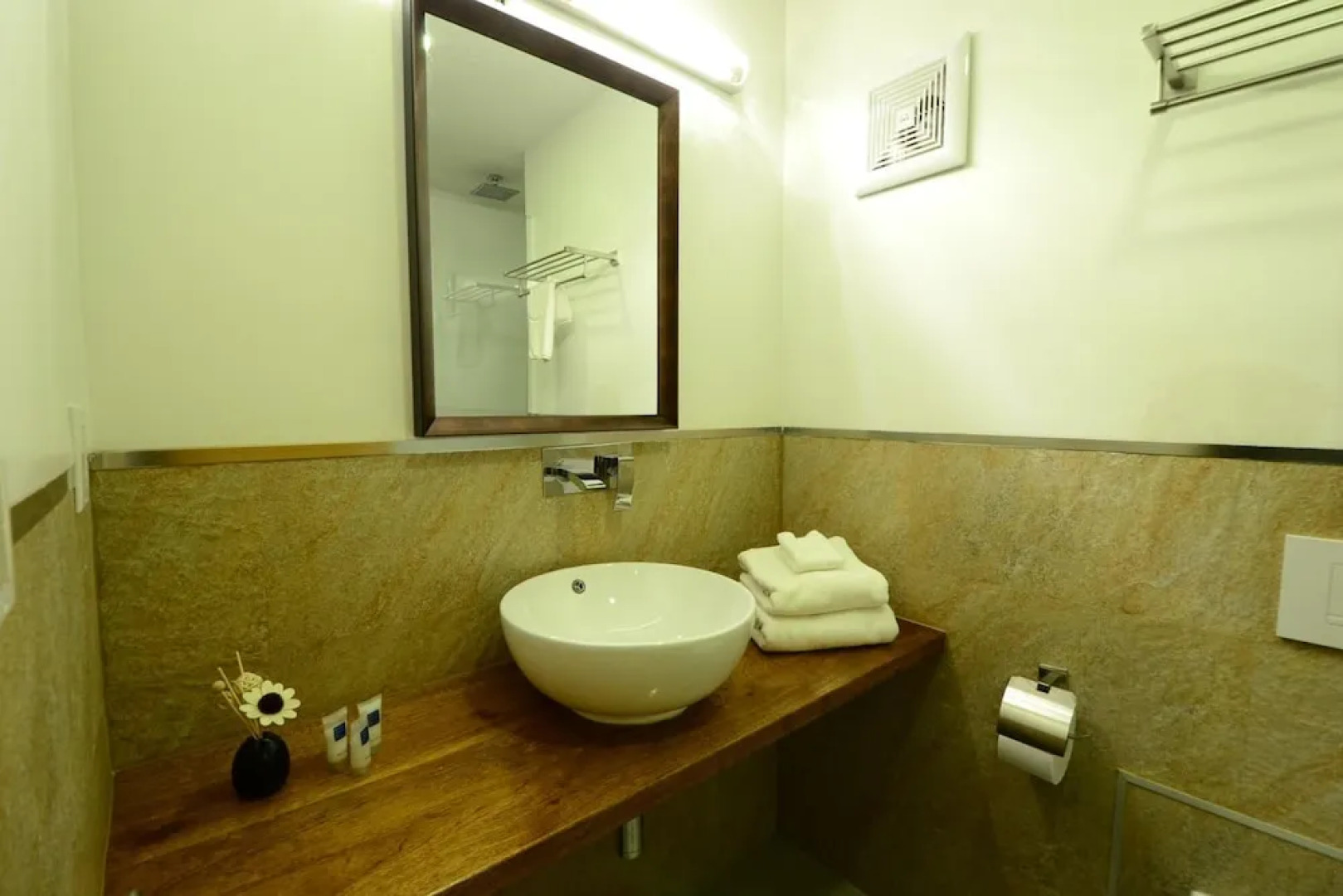 Quint's Travelers Inn