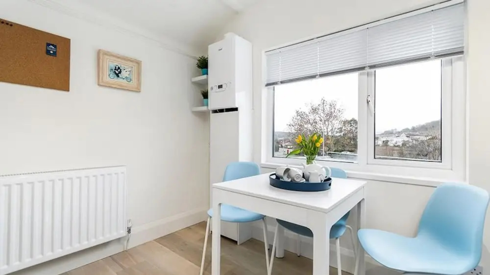 Gwylan Apartment in Penrhyn Bay, Modern and Beautifully Presented