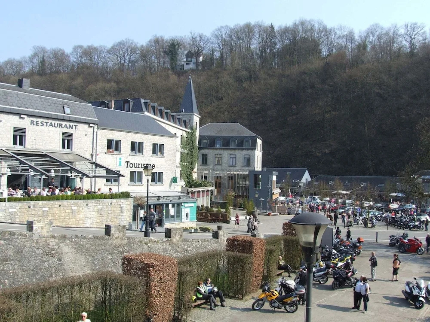 Cozy Chalet in Septon with Sauna and Jacuzzi