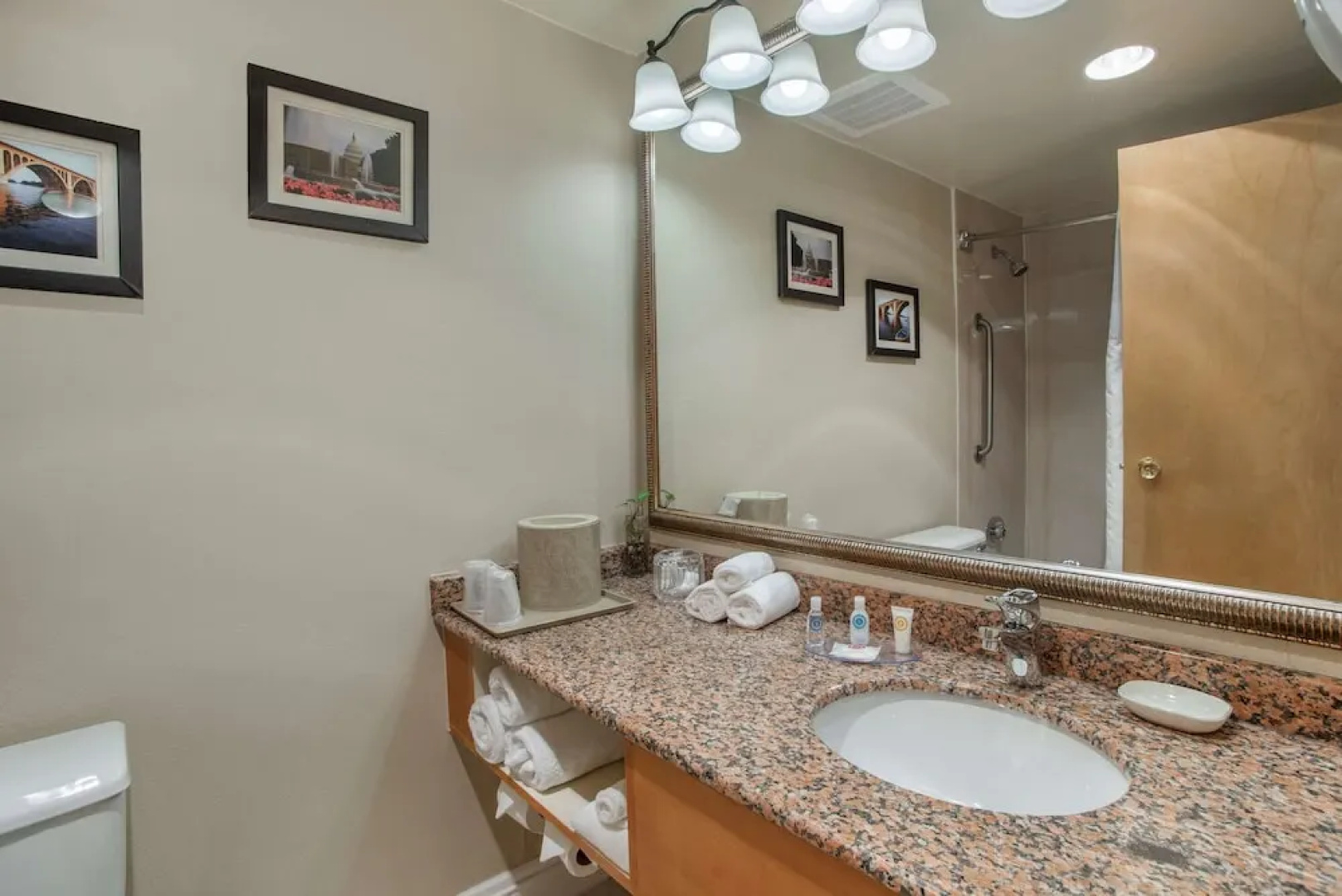 Comfort Inn At Shady Grove
