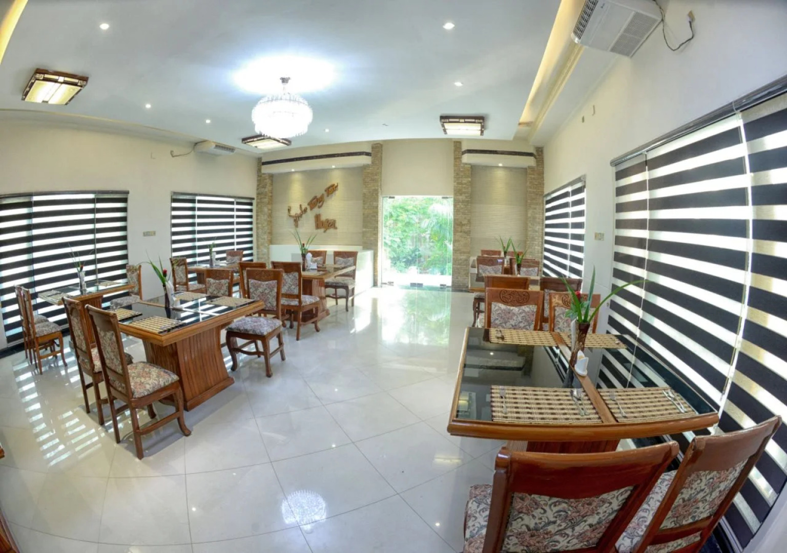 Shwe Taung Tan Hotel Lake View