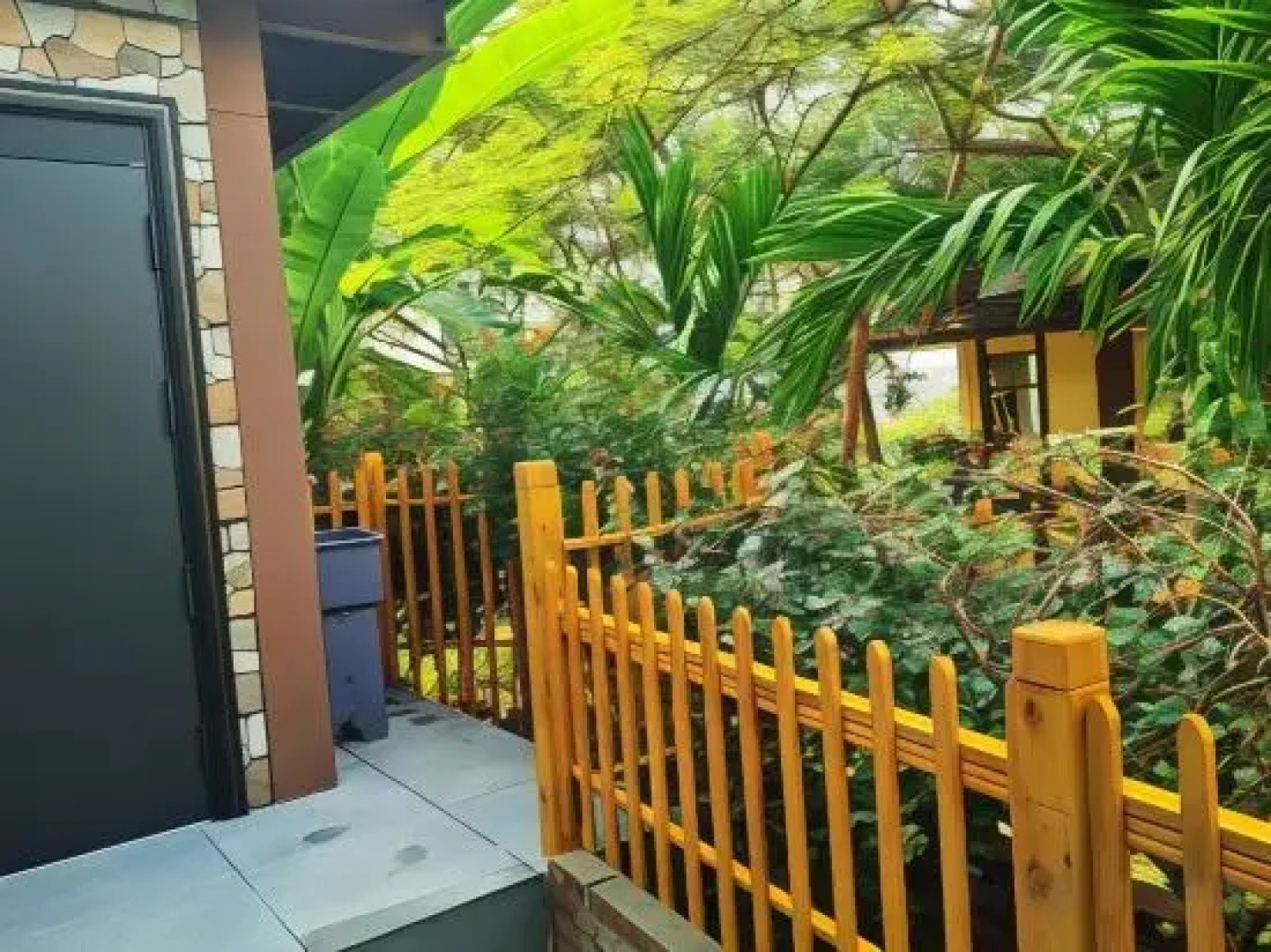 Xishuangbanna Jinghong Zhongtai Homestay (Rainforest Lanshan Branch)