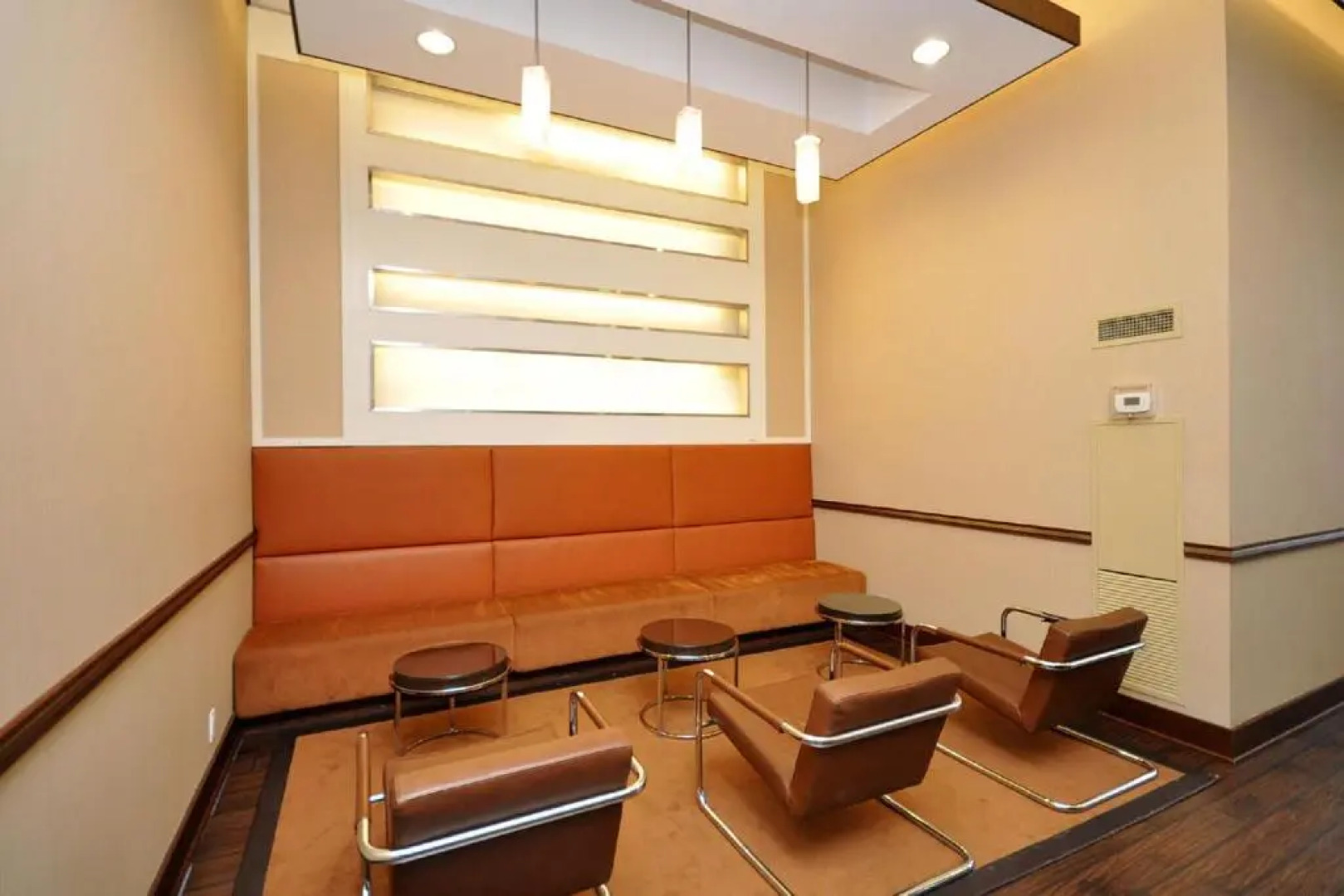 Royal Stays Furnished Apartments - Square One