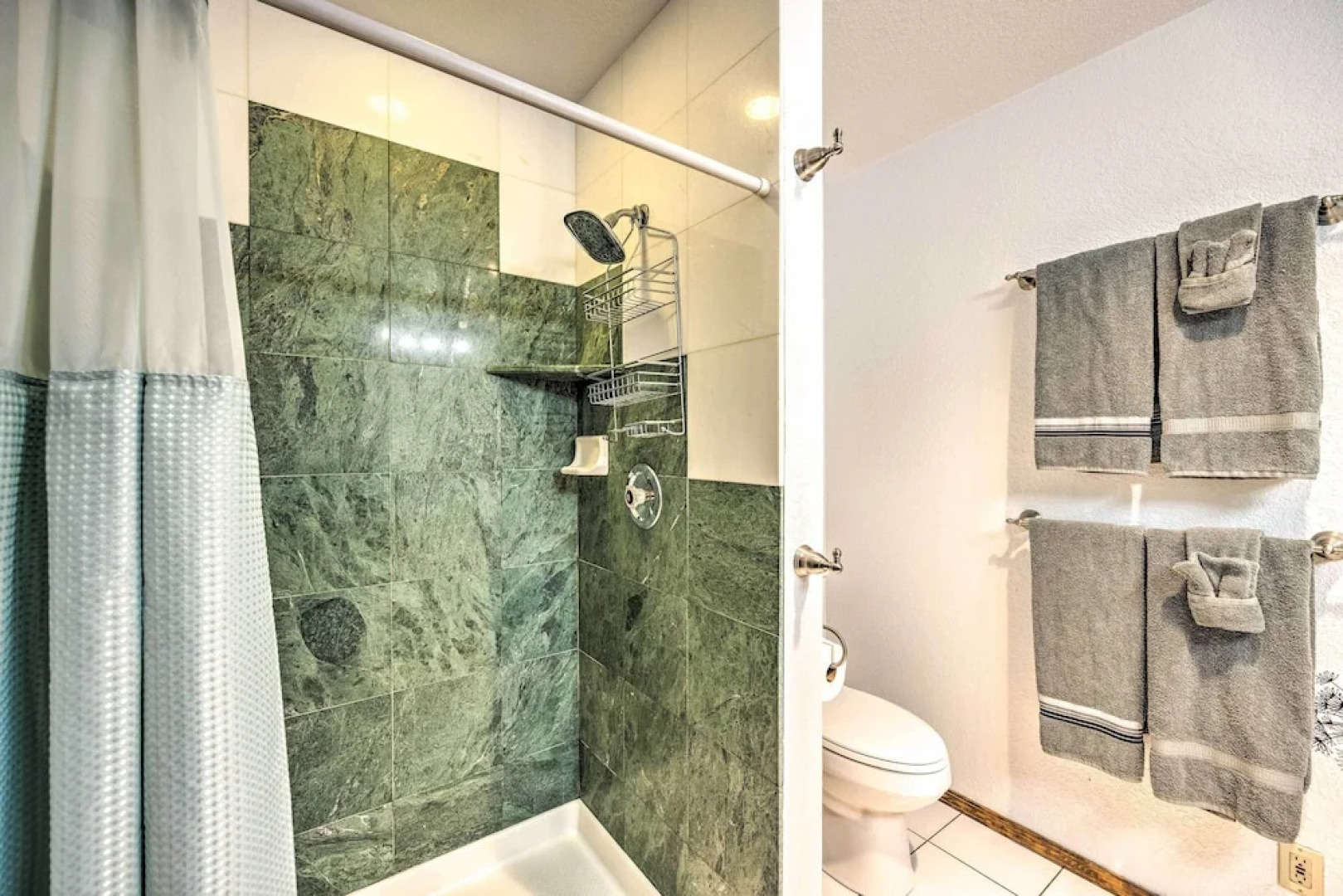 Serene Monument Sanctuary w/ Patio & Fire Pit!