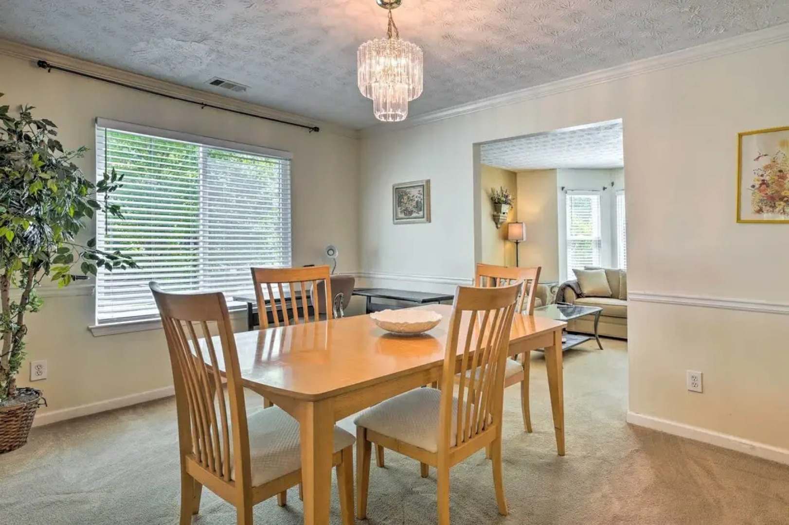 Pet-friendly Home w/ Yard ~ 15 Mi to Atlanta!