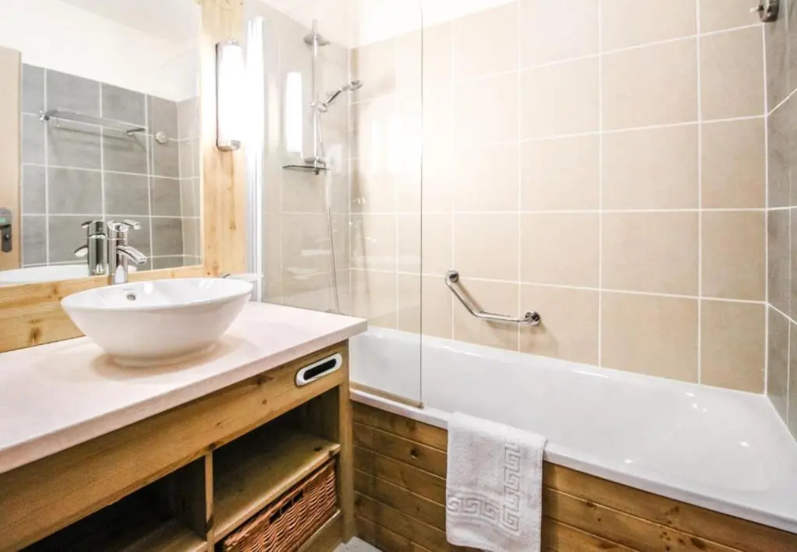 Private penthouse 2-bed Apartment, ski in and out in 5* Flaine Residence