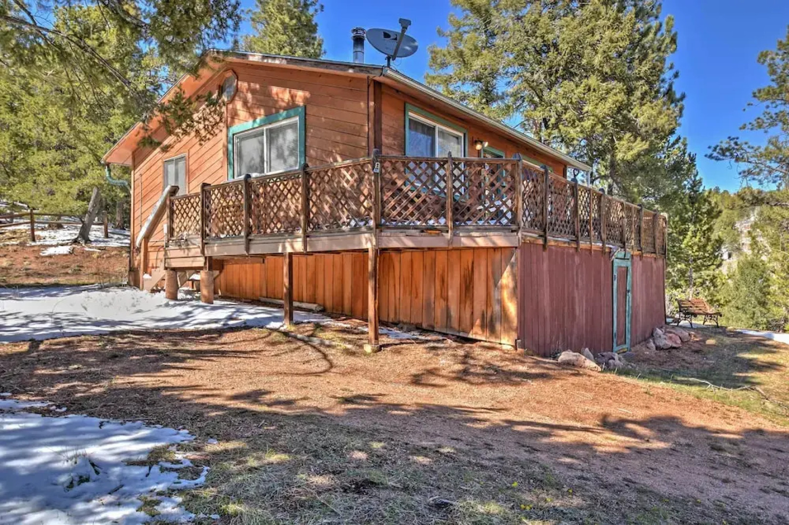 Cabin w/ Mtn Views - 5 Mi to Mueller State Park!