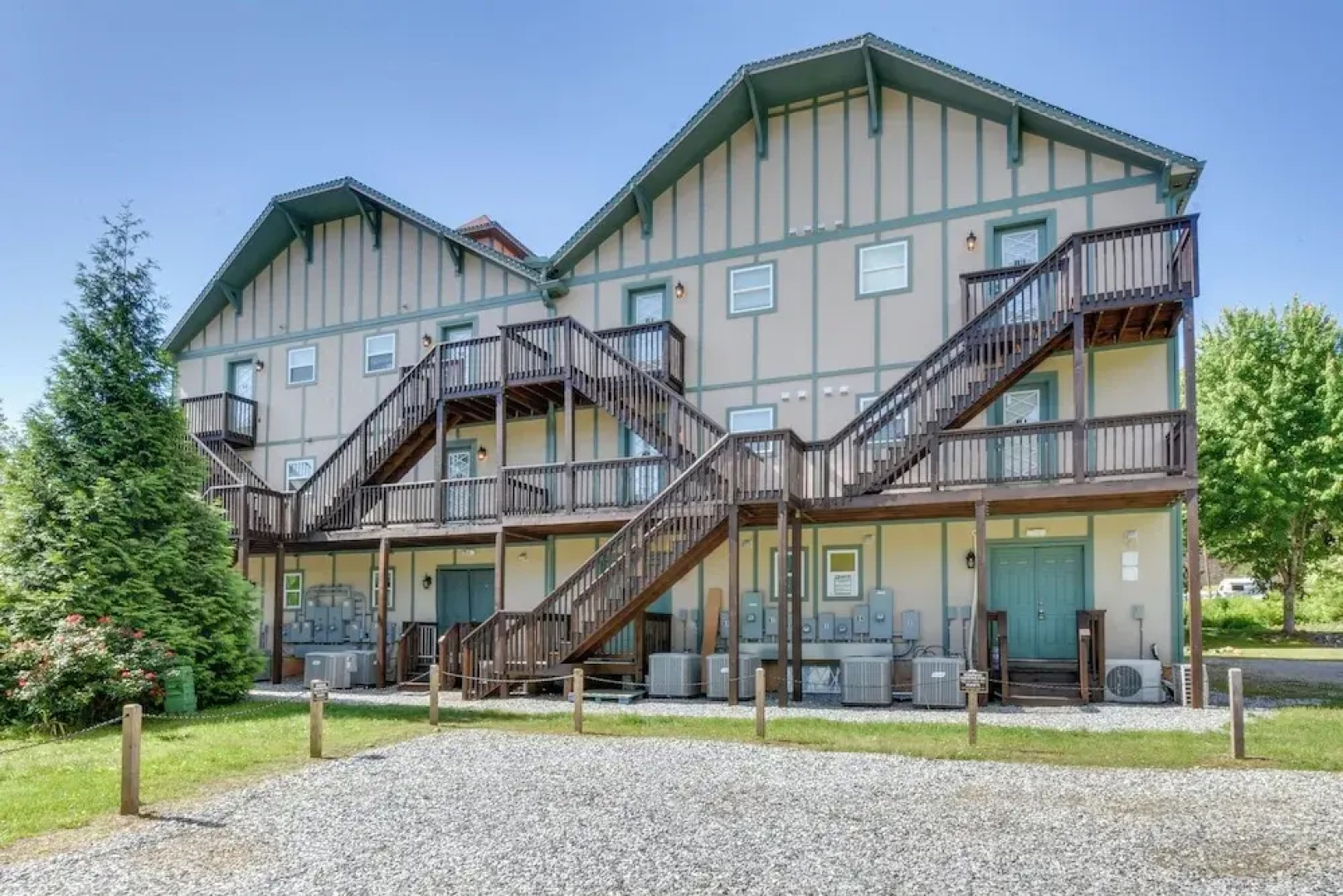 Walkable Condo 3 Mi to Unicoi State Park